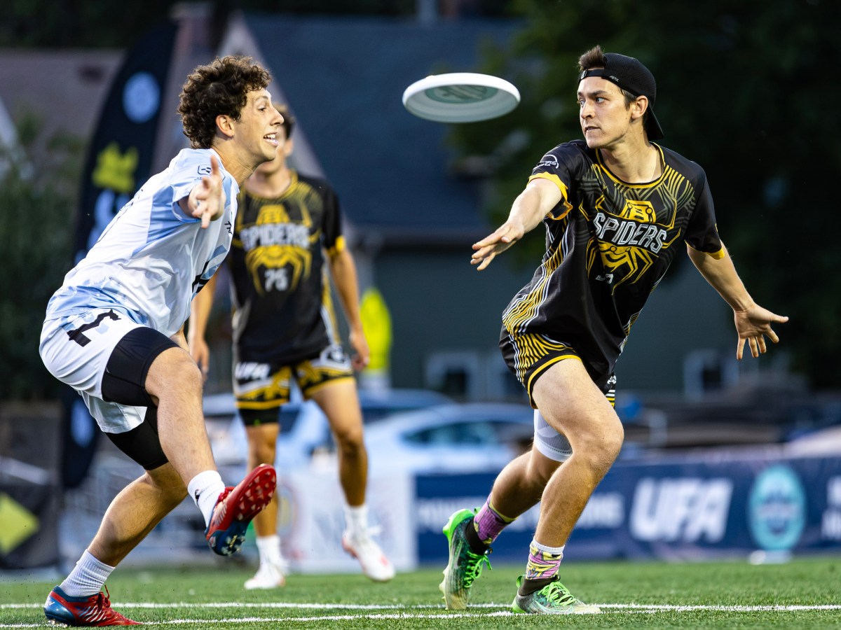 The Spiders are national ultimate champs and other Oakland sports news