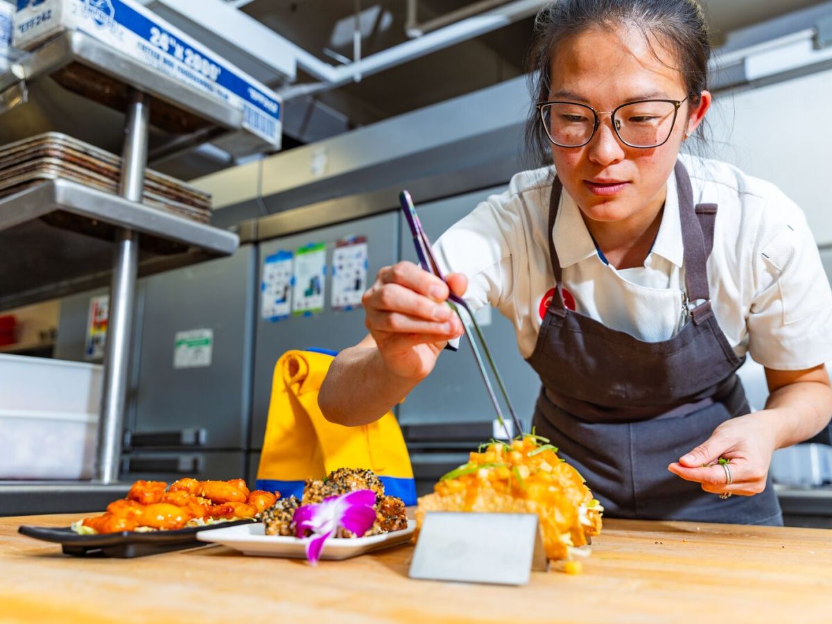 A Mid-Autumn Moon Festival dinner at Peony adds modern twists to traditional Chinese banquet food